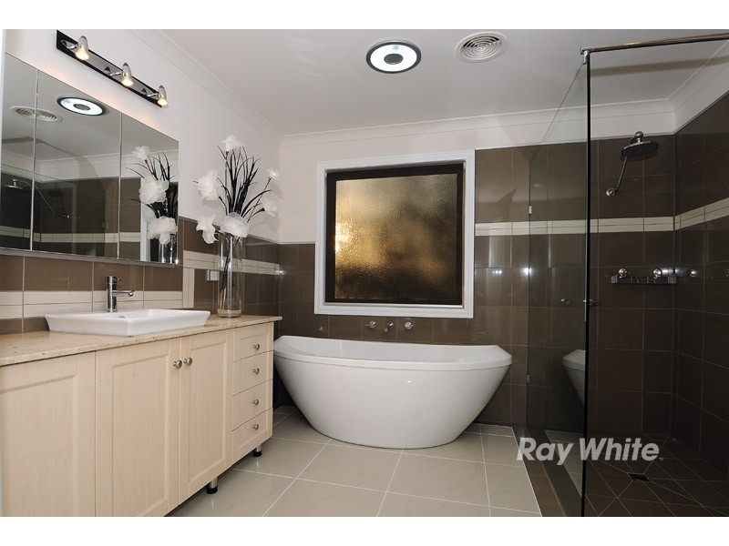 22 Parkside Blvd, Lysterfield South VIC 3156