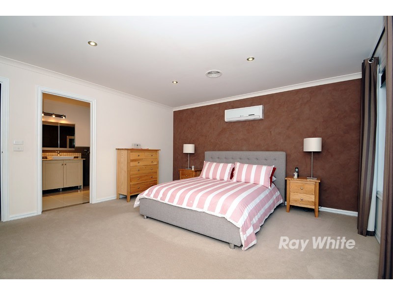 22 Parkside Blvd, Lysterfield South VIC 3156