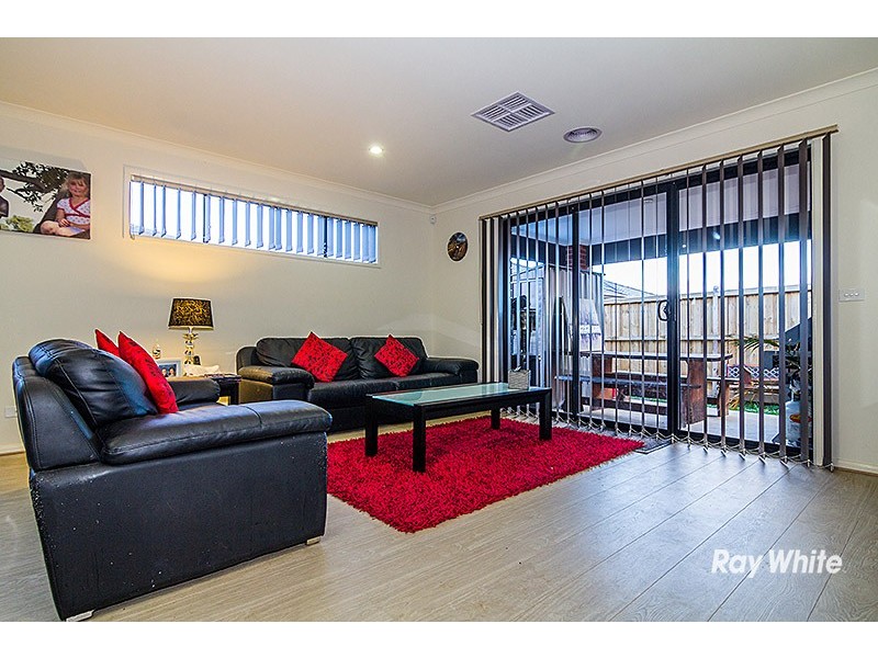 28 Stanford Street, Cranbourne West VIC 3977