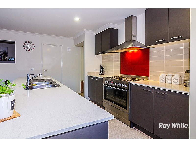 28 Stanford Street, Cranbourne West VIC 3977