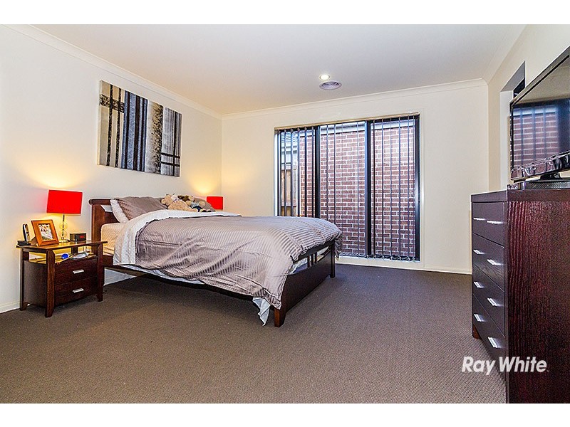 28 Stanford Street, Cranbourne West VIC 3977
