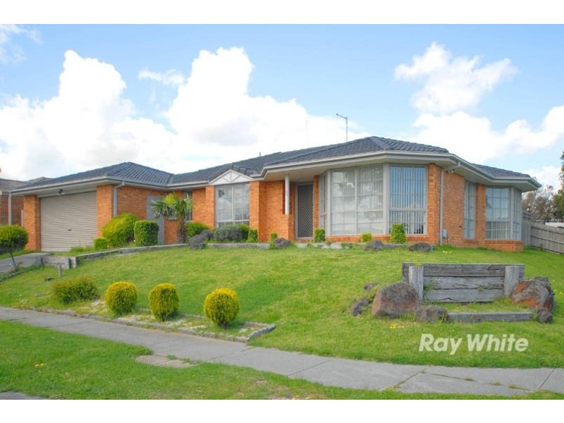 18 Hamilton Drive, Cranbourne North VIC 3977