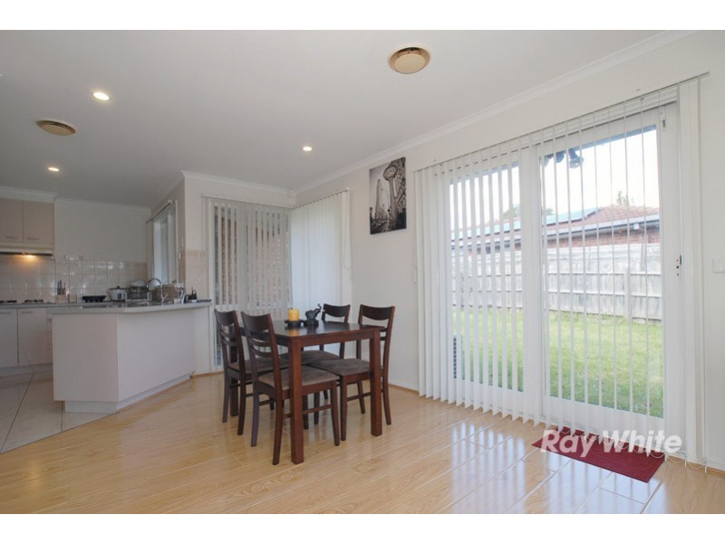 18 Hamilton Drive, Cranbourne North VIC 3977