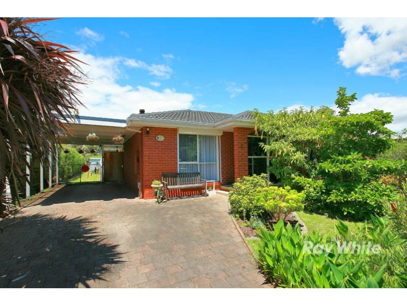 2 Gray Street, Cranbourne North VIC 3977