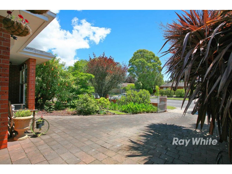 2 Gray Street, Cranbourne North VIC 3977