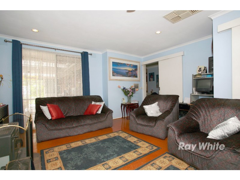 2 Gray Street, Cranbourne North VIC 3977