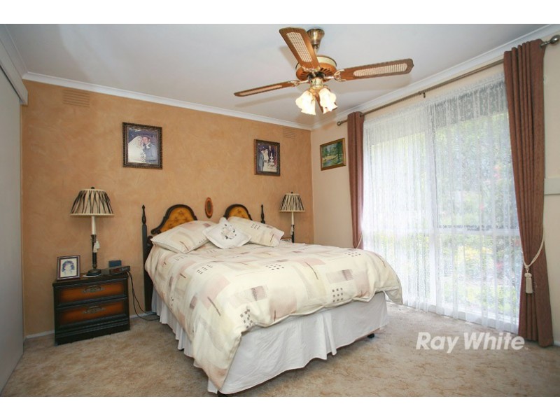 2 Gray Street, Cranbourne North VIC 3977