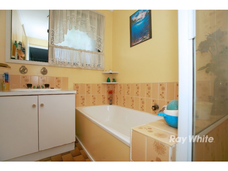 2 Gray Street, Cranbourne North VIC 3977