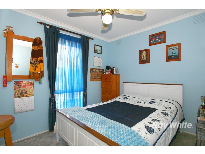 2 Gray Street, Cranbourne North VIC 3977