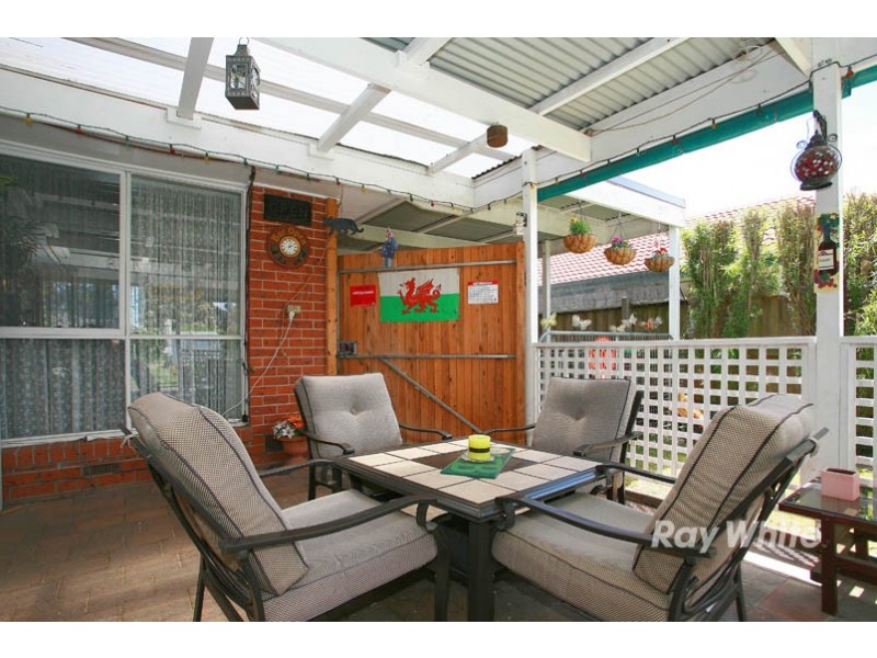 2 Gray Street, Cranbourne North VIC 3977