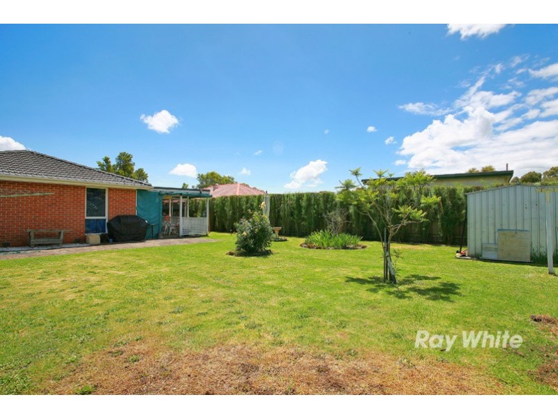 2 Gray Street, Cranbourne North VIC 3977