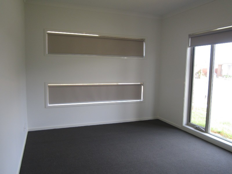 10 Barwon Street, Clyde North VIC 3978