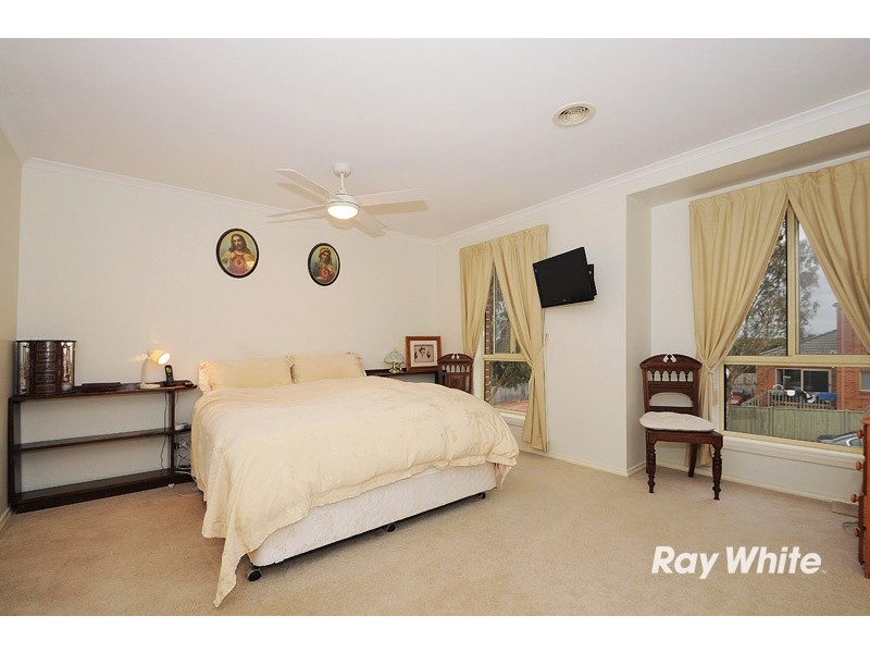 16 Yellowbox Crescent, Lyndhurst VIC 3975