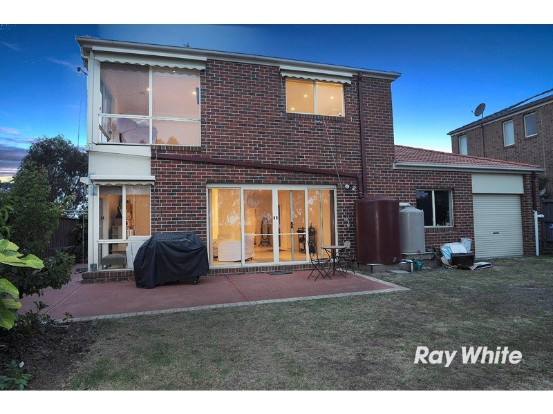 16 Yellowbox Crescent, Lyndhurst VIC 3975