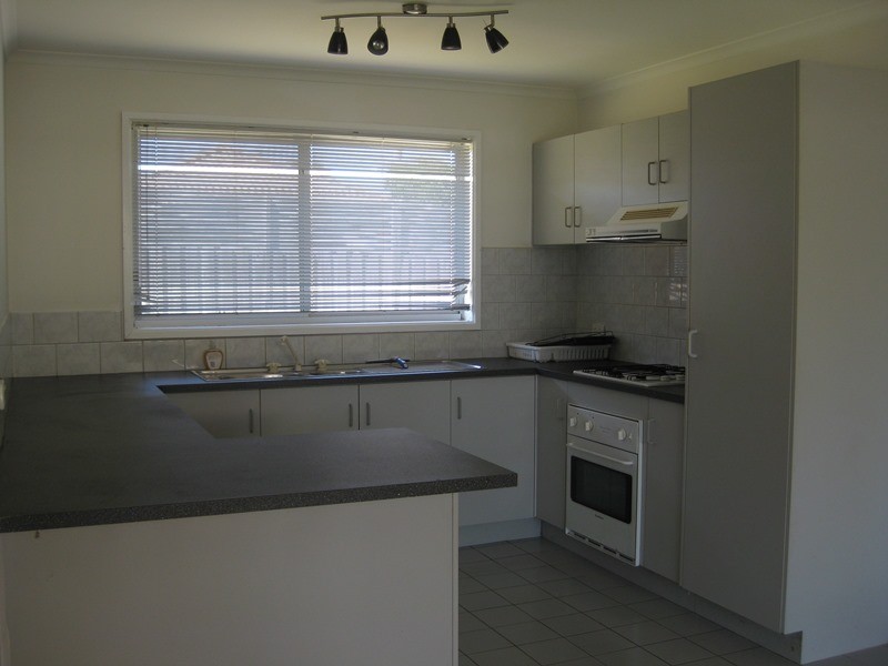 4 Earnshaw Drive, Carrum Downs VIC 3201