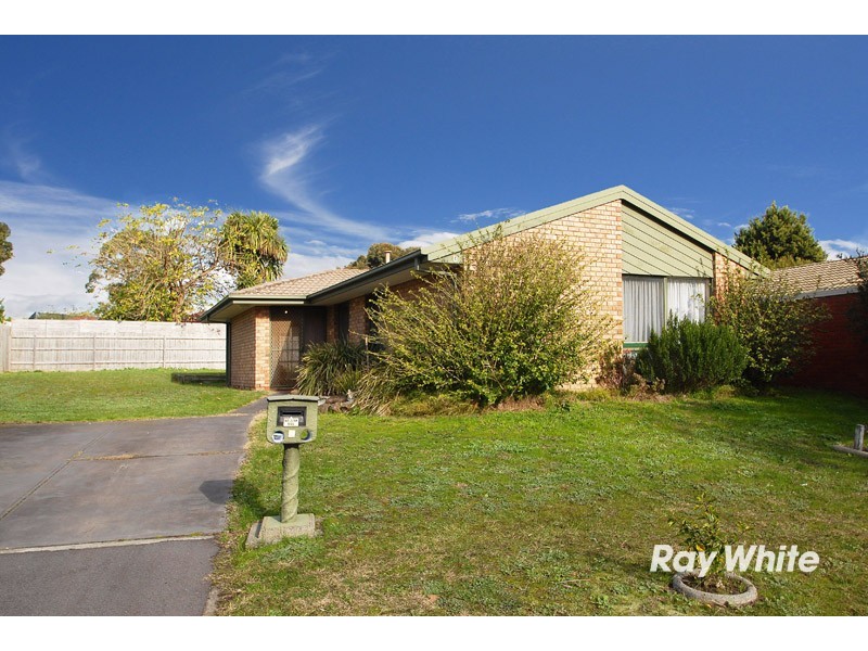 4 Kara Walk, Cranbourne VIC 3977