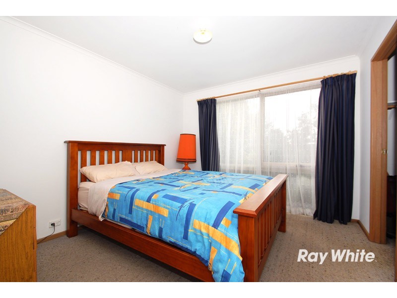 4 Kara Walk, Cranbourne VIC 3977