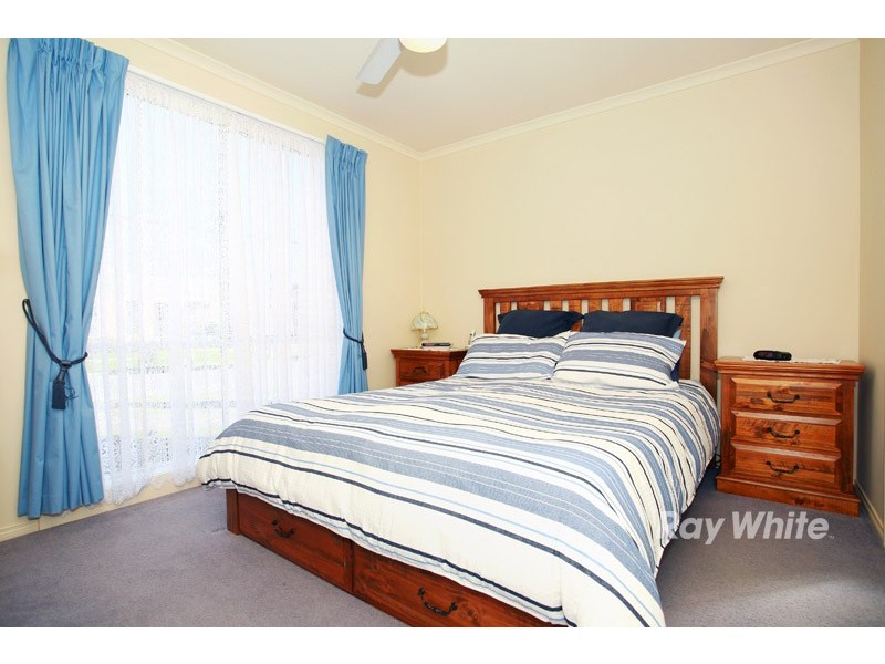 34 Stephellen Way, Cranbourne VIC 3977