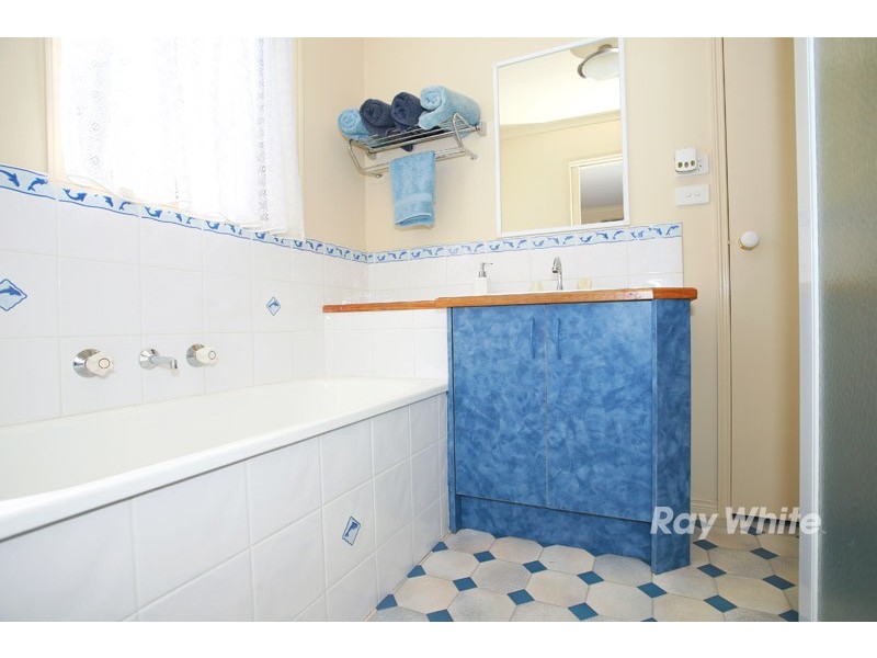 34 Stephellen Way, Cranbourne VIC 3977