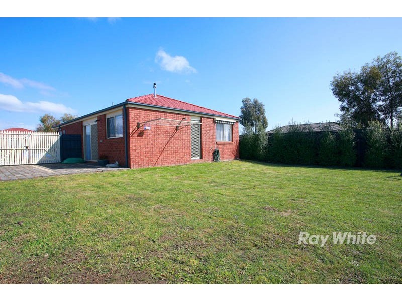 34 Stephellen Way, Cranbourne VIC 3977