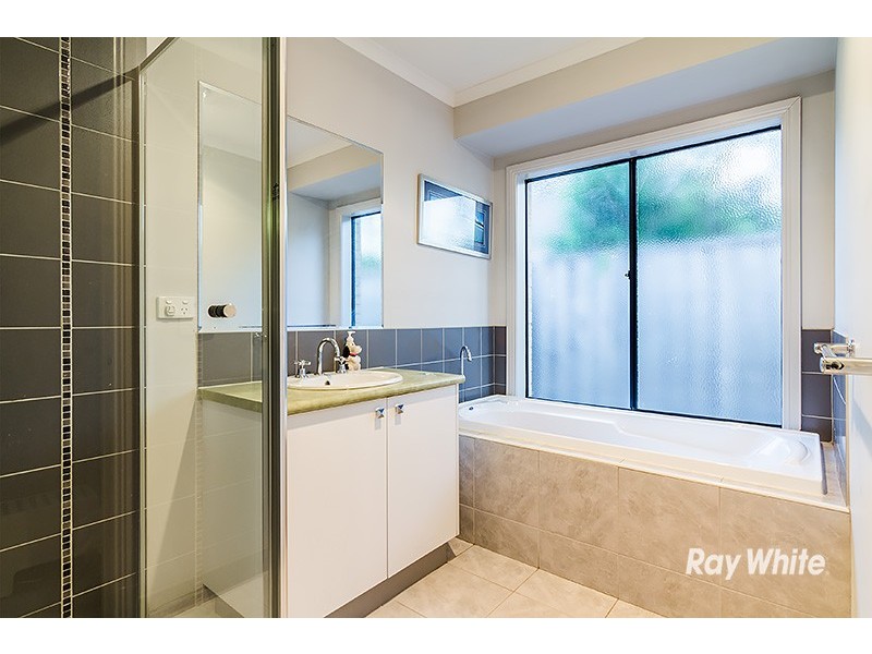 7 Silverwattle Drive, Lyndhurst VIC 3975