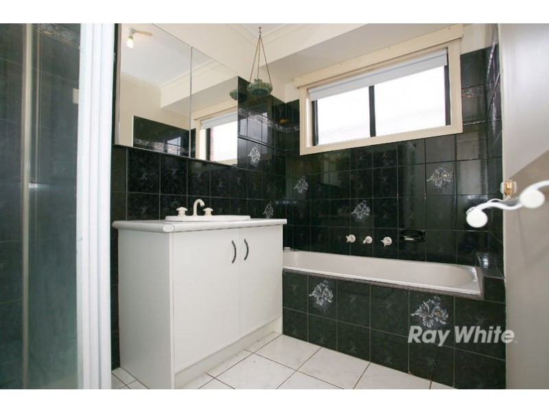4 Pirita Place, Cranbourne West VIC 3977