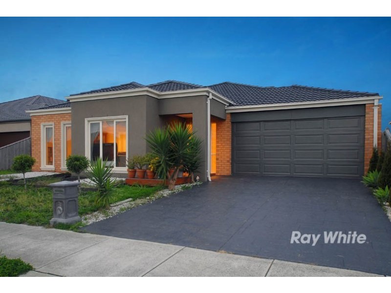 74 Melington Drive, Lyndhurst VIC 3975