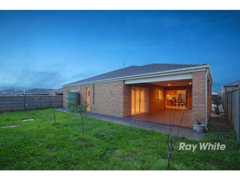 74 Melington Drive, Lyndhurst VIC 3975