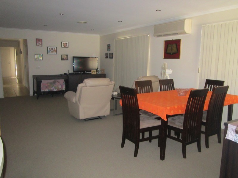 27 Taplan Crescent, Cranbourne West VIC 3977