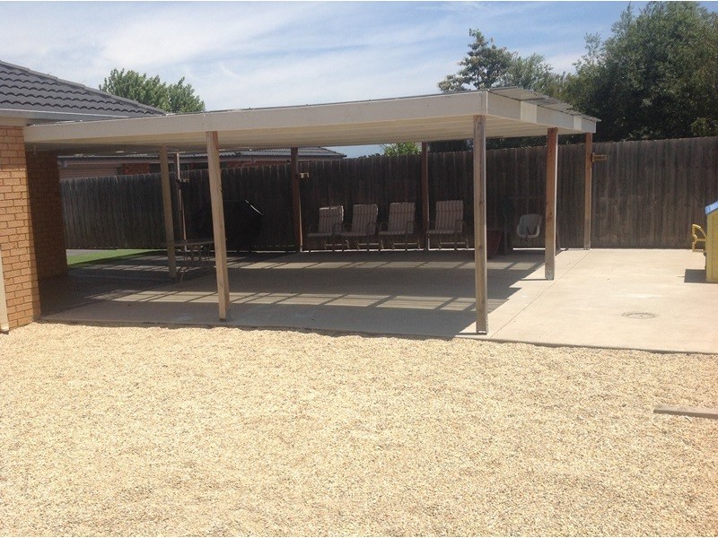 27 Taplan Crescent, Cranbourne West VIC 3977