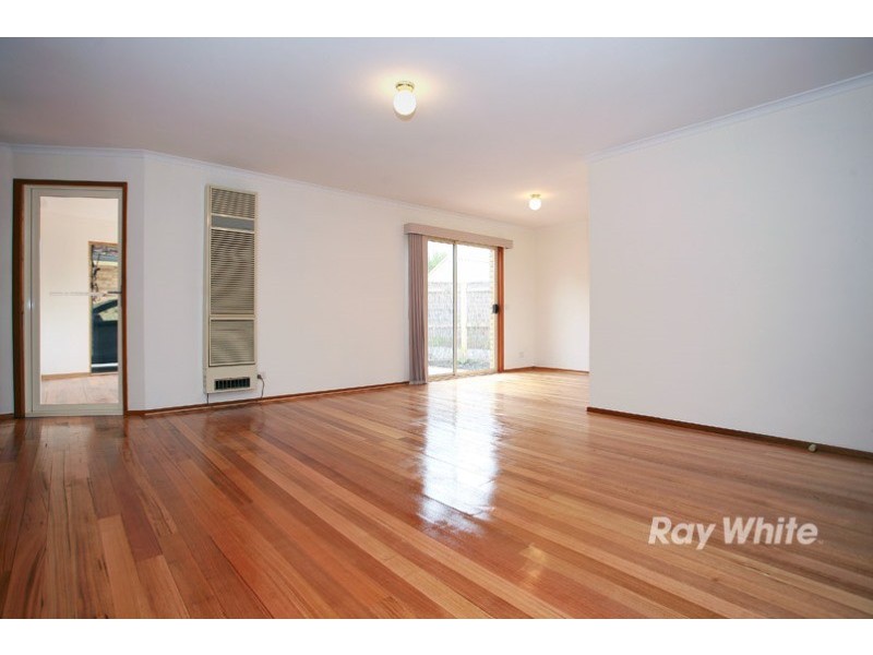 1/15 Jacinta Drive, Cranbourne West VIC 3977