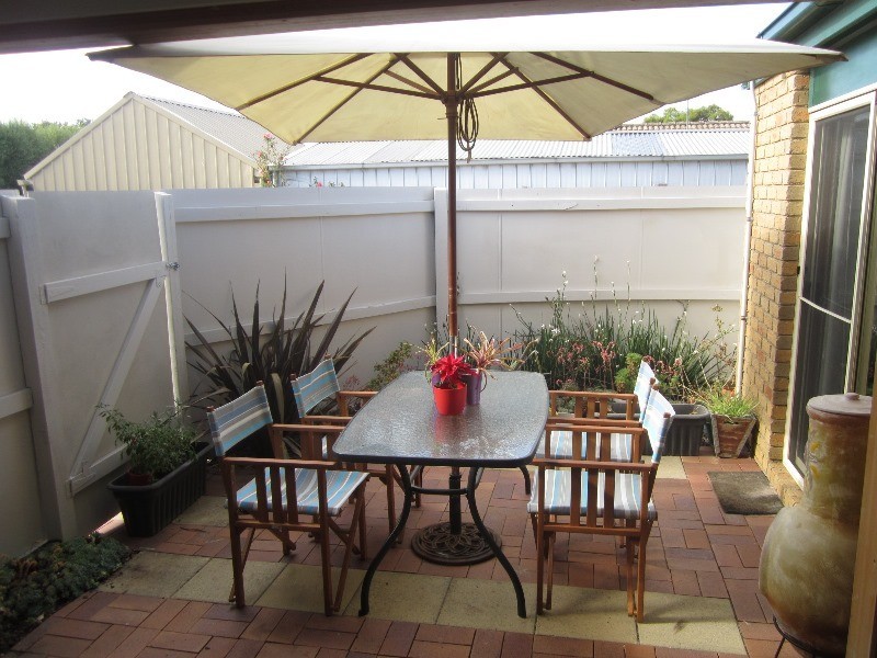 1/15 Jacinta Drive, Cranbourne West VIC 3977