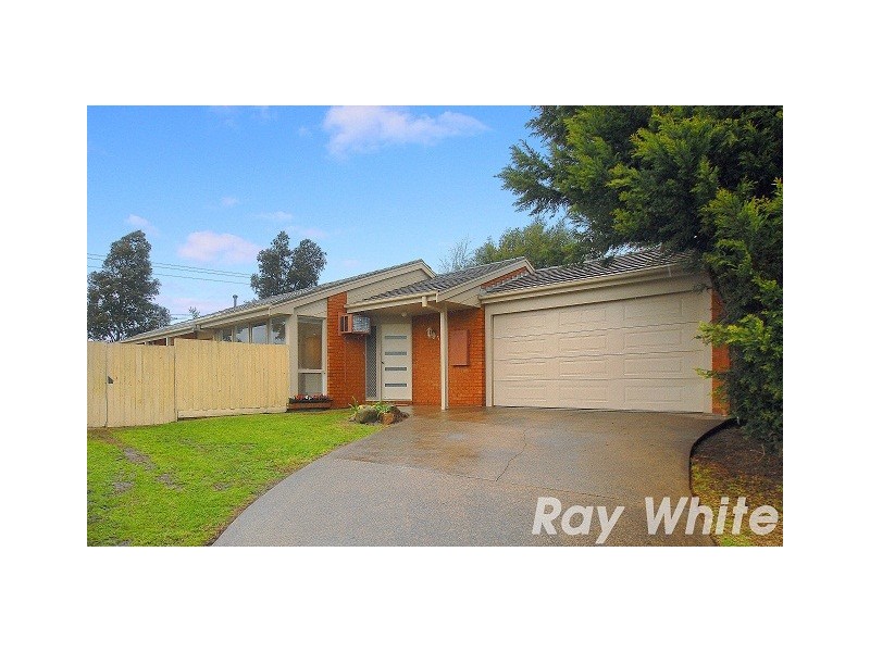 6 Broome Crescent, Cranbourne North VIC 3977