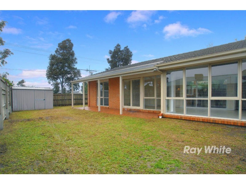 6 Broome Crescent, Cranbourne North VIC 3977