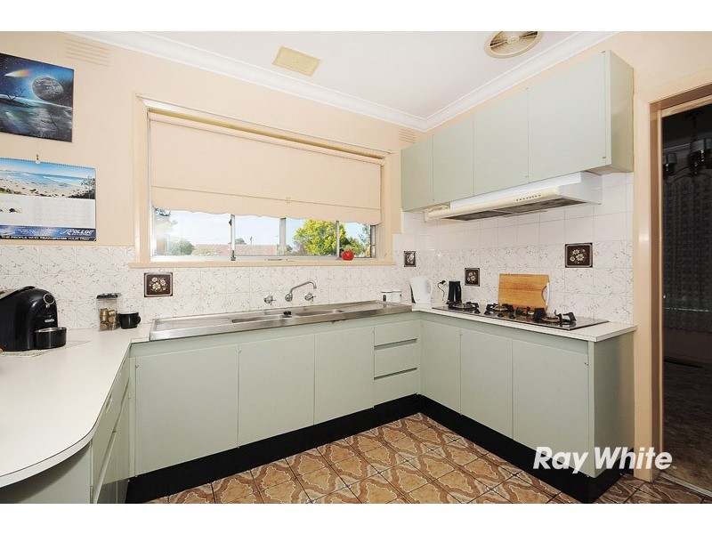 2 Walter Street, Cranbourne VIC 3977