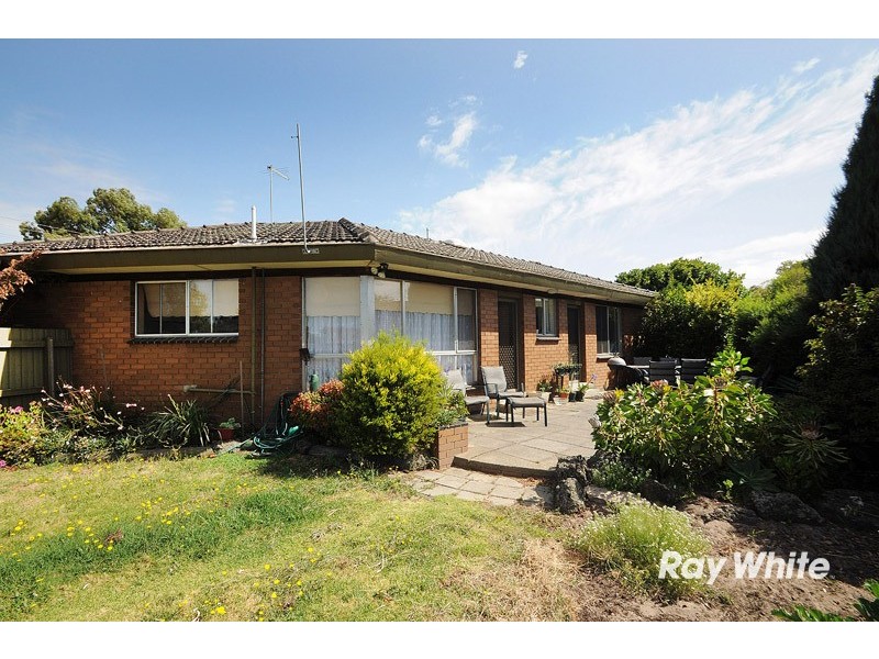 2 Walter Street, Cranbourne VIC 3977