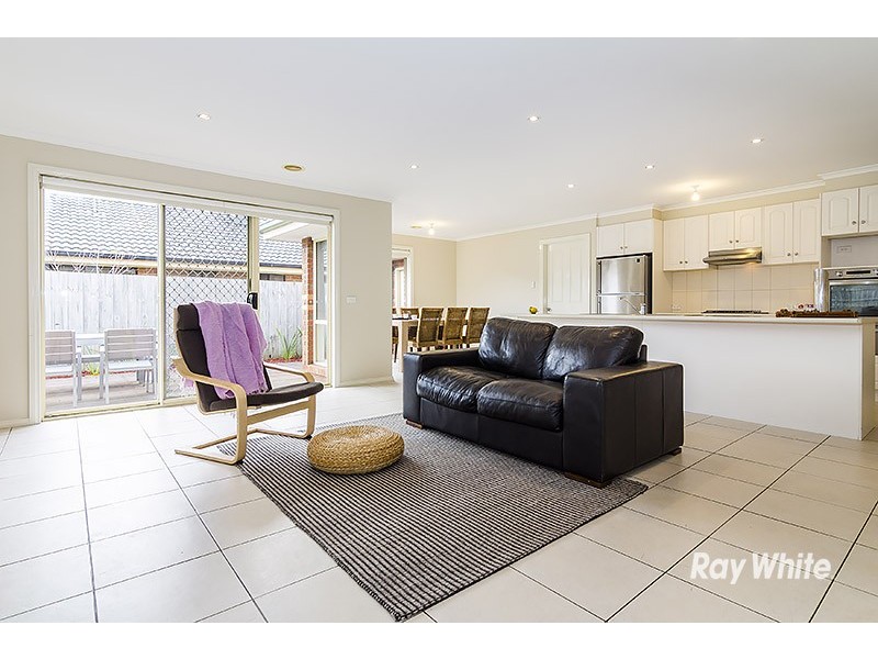 5 Blainroe Crescent, Cranbourne VIC 3977