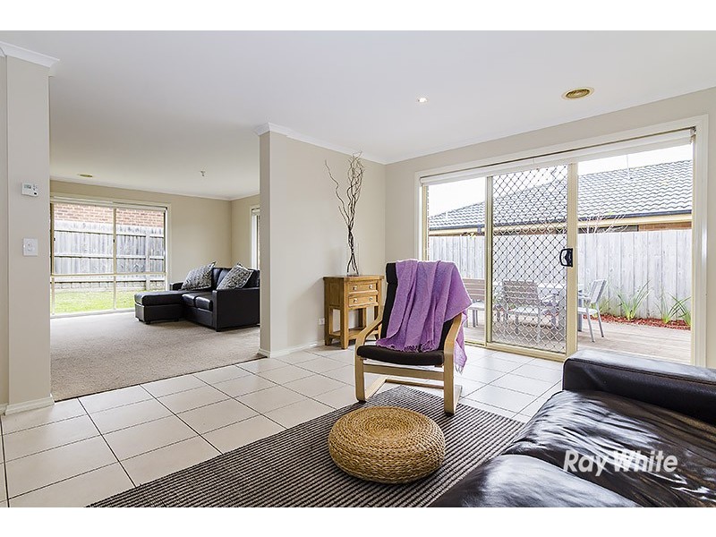 5 Blainroe Crescent, Cranbourne VIC 3977