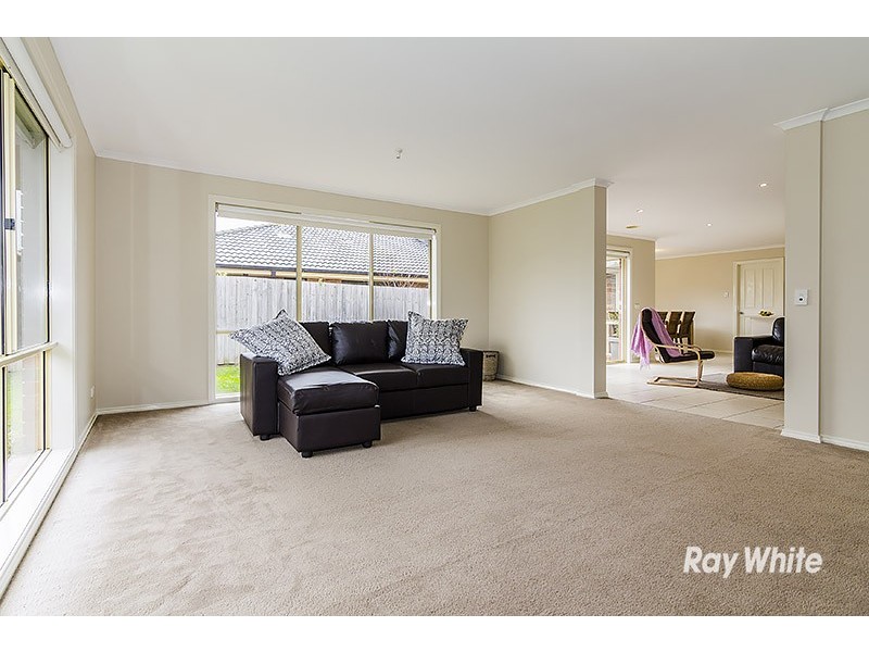 5 Blainroe Crescent, Cranbourne VIC 3977
