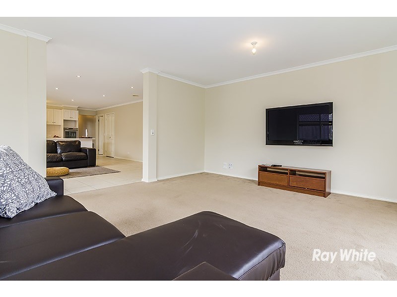 5 Blainroe Crescent, Cranbourne VIC 3977