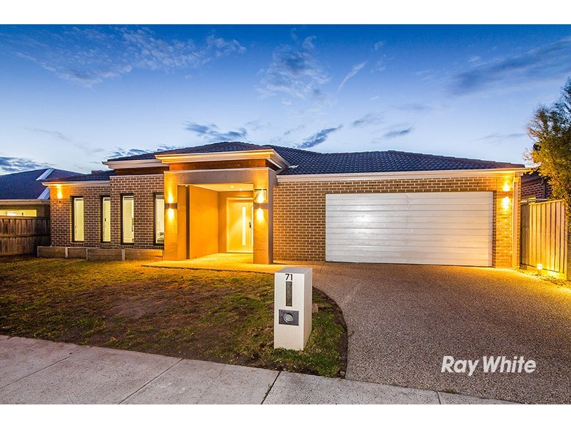71 Melington Drive, Lyndhurst VIC 3975