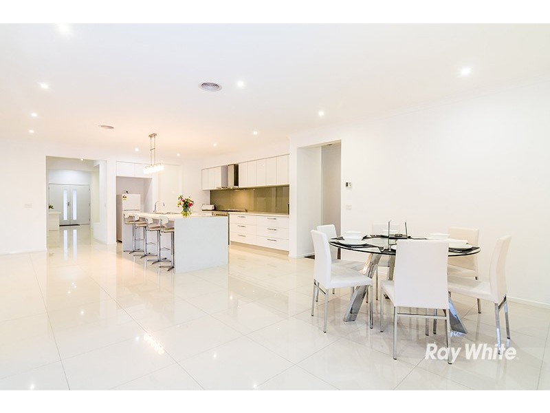 71 Melington Drive, Lyndhurst VIC 3975