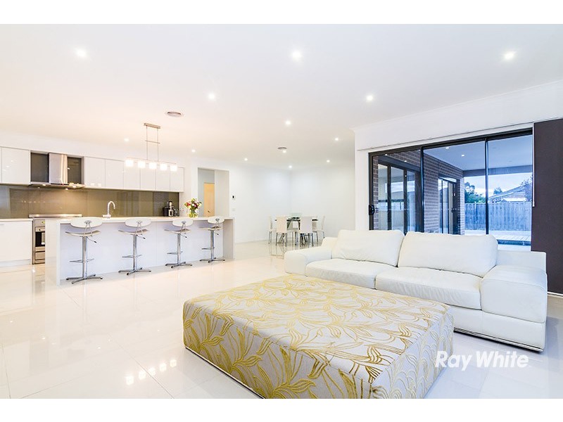 71 Melington Drive, Lyndhurst VIC 3975