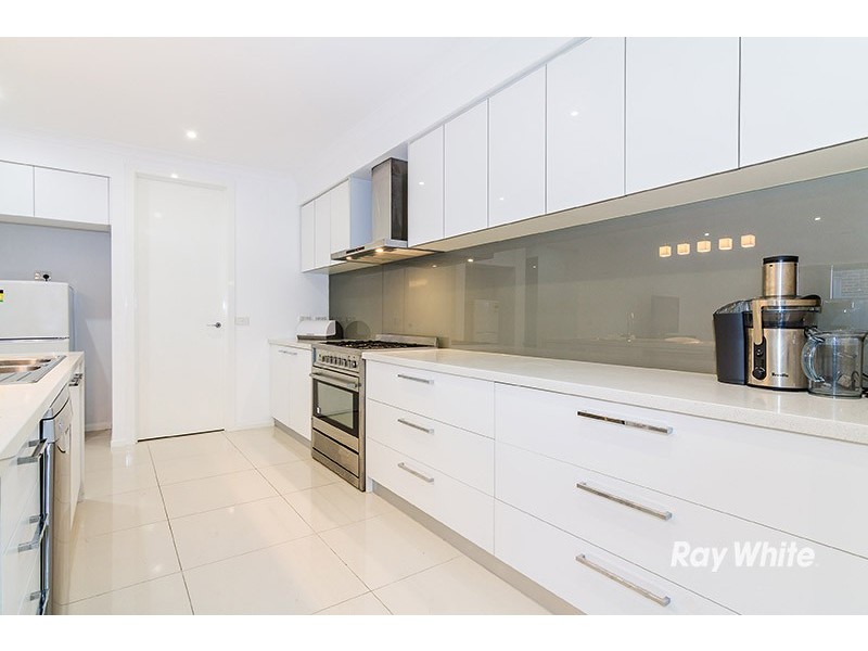 71 Melington Drive, Lyndhurst VIC 3975