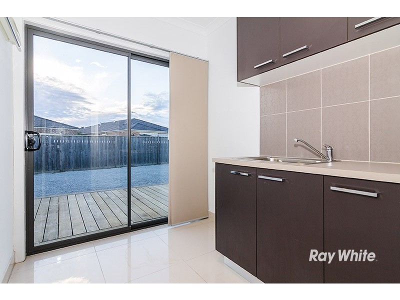 71 Melington Drive, Lyndhurst VIC 3975