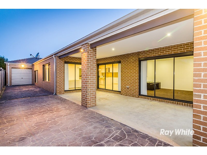 71 Melington Drive, Lyndhurst VIC 3975