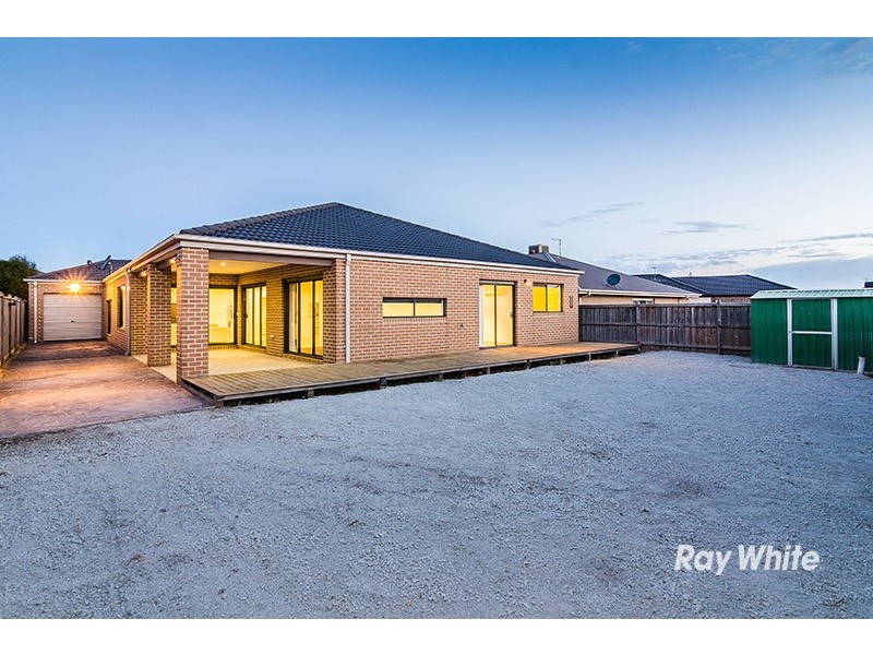 71 Melington Drive, Lyndhurst VIC 3975