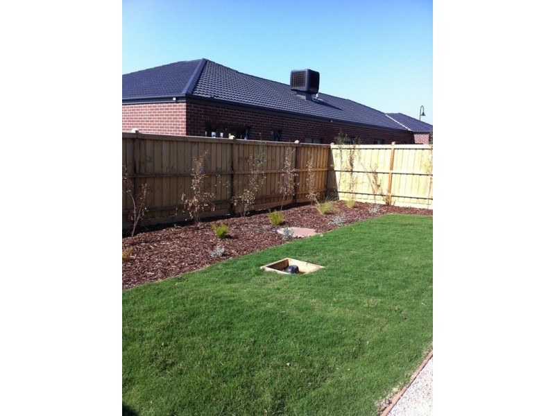 10 Gabitt Street, Cranbourne East VIC 3977