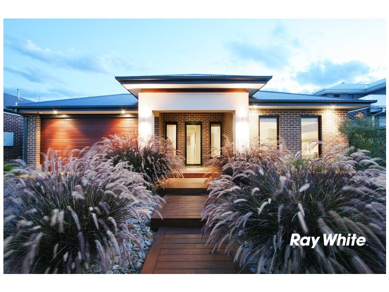 13 Maplewood Court, Cranbourne North VIC 3977