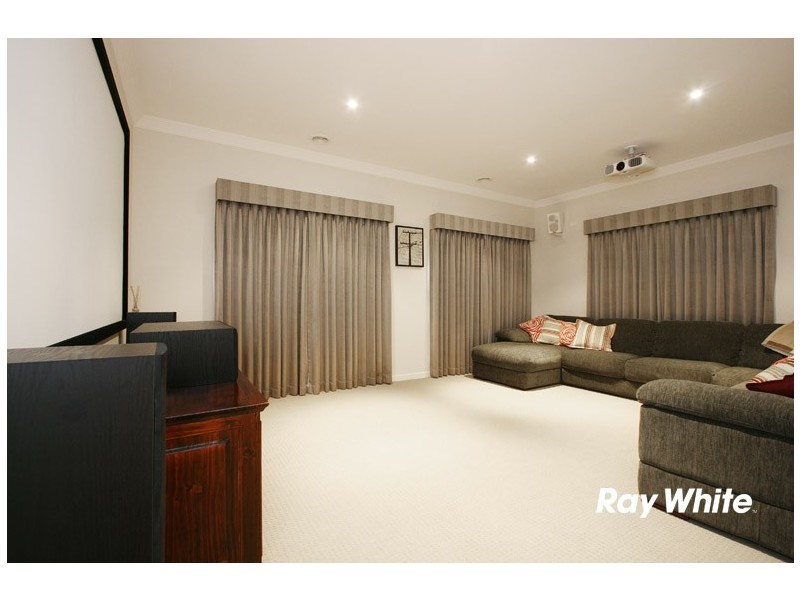 13 Maplewood Court, Cranbourne North VIC 3977